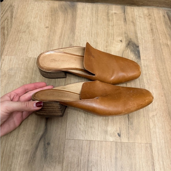 Madewell Shoes - Madewell The Willa Loafer Mules in a brown or English Saddle leather Sz 8